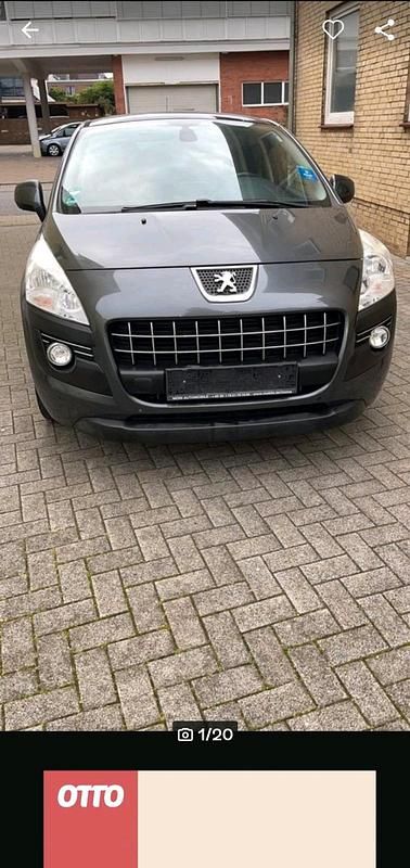 Grau Gebraucht 2011 Peugeot 3008 Coupé | 5.300 € - Bild 1/4