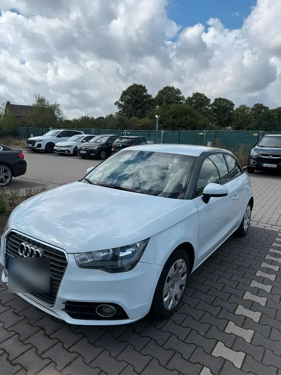 Gebraucht Audi A1 93 PS (68 kW) 2012 Weiß Kleinwagen