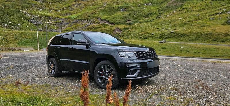 Schwarz Gebraucht 2018 Jeep Grand Cherokee SUV | 33.000 € - Bild 1/4