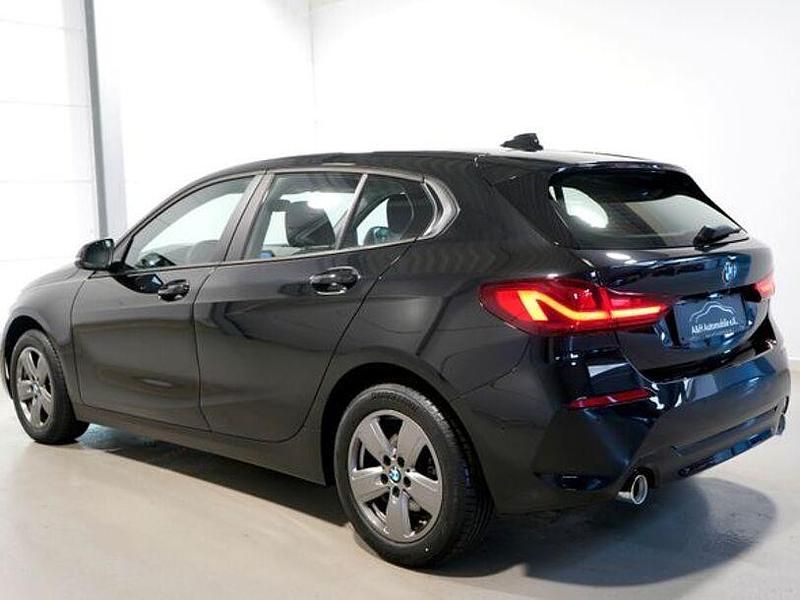 Gebraucht BMW 118 Advantage 150 PS (110 kW) 2023 Saphirschwarz (metallic) Kleinwagen