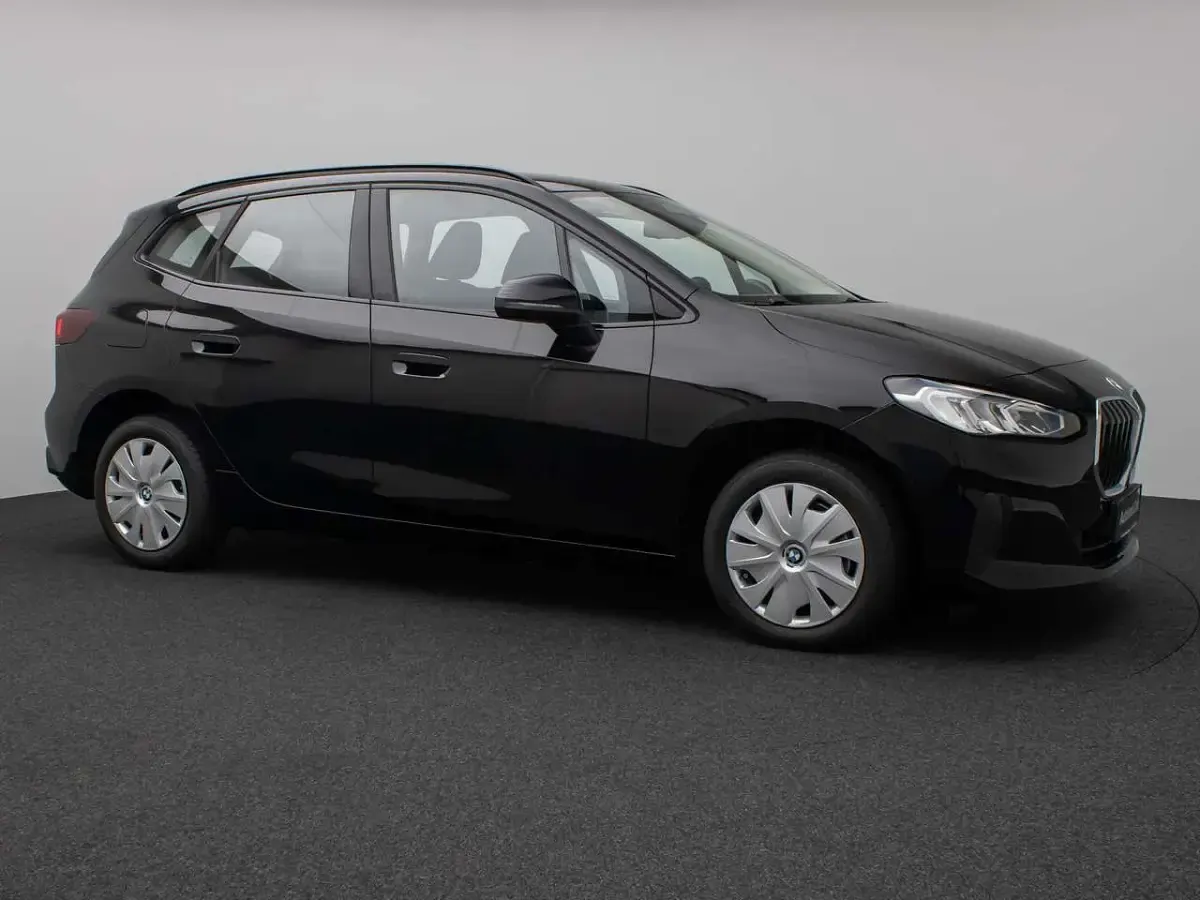 Gebraucht BMW 216 122 PS (89 kW) 2025 Schwarz 2668 Van / Kleinbus