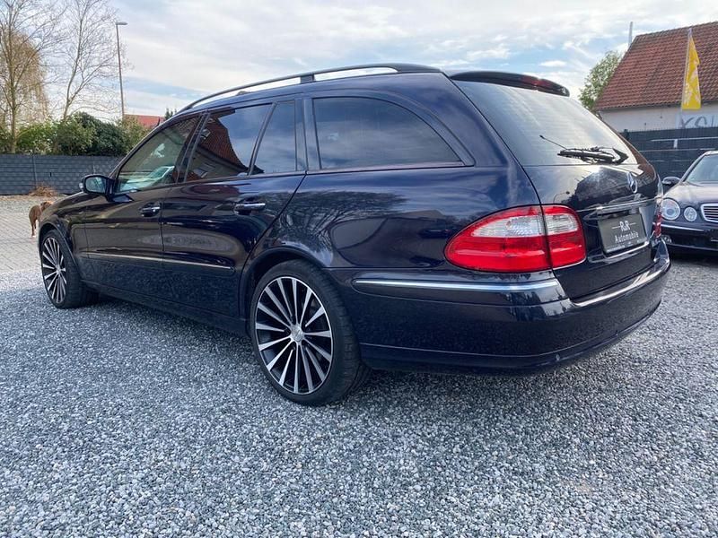 Gebraucht Mercedes E500 AMG 306 PS (225 kW) 2005 Blau Limousine