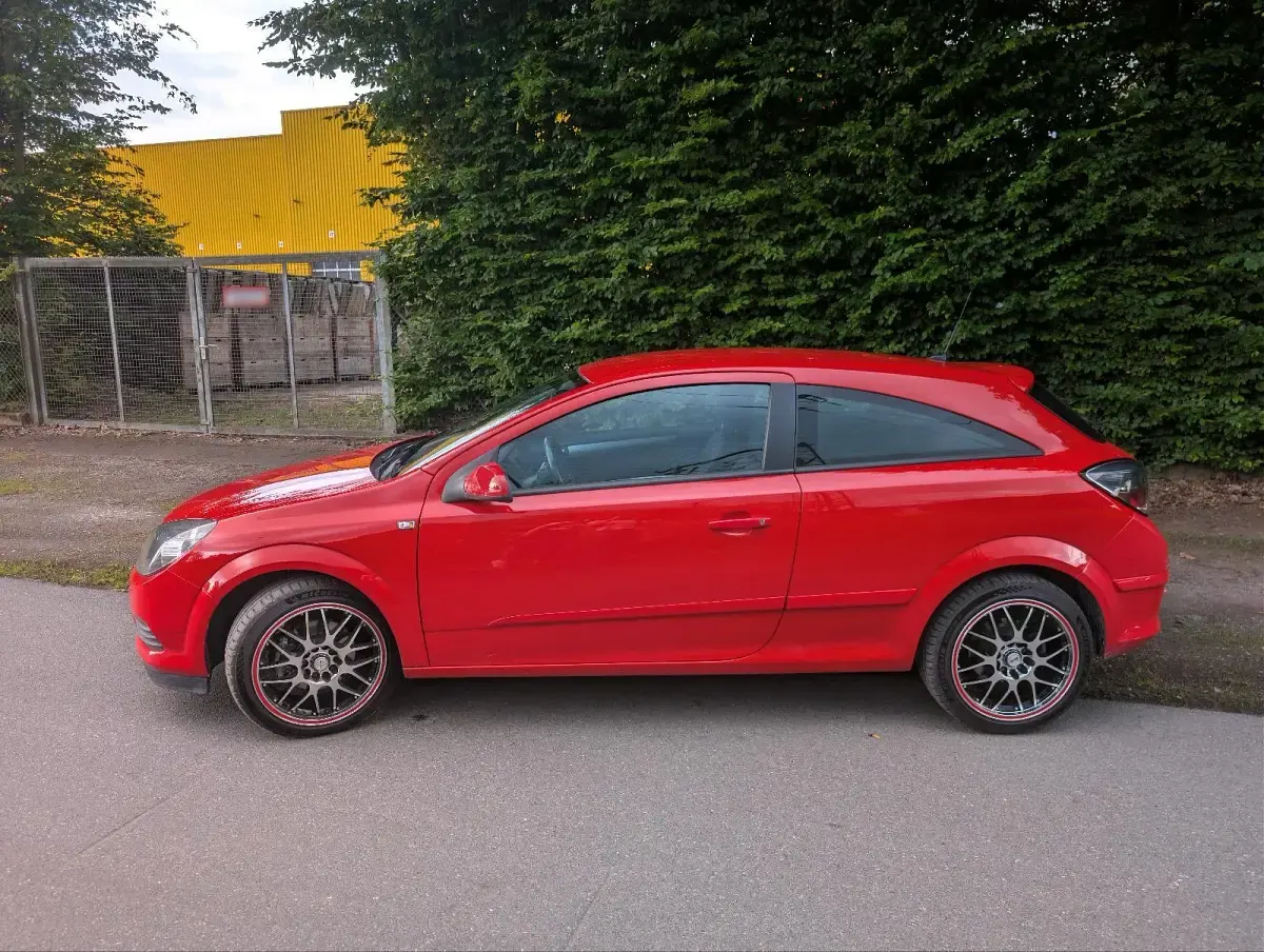Gebraucht Opel Astra GTC 140 PS (102 kW) 2006 Rot Coupé