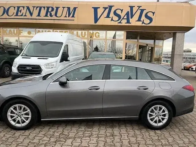 Gebraucht Mercedes CLA200 Shooting Brake 150 PS (110 kW) 2022 Grau Kombi