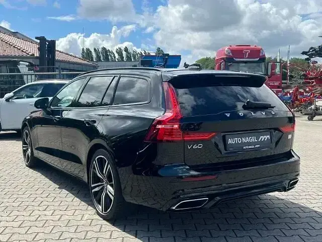 Gebraucht Volvo V60 R-Design 456 PS (335 kW) 2022 Schwarz Kombi