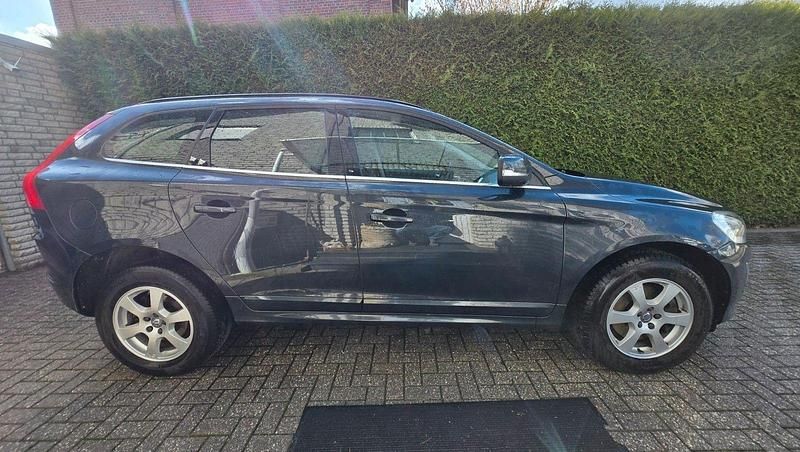 Gebraucht Volvo XC60 136 PS (100 kW) 2015 Grau SUV