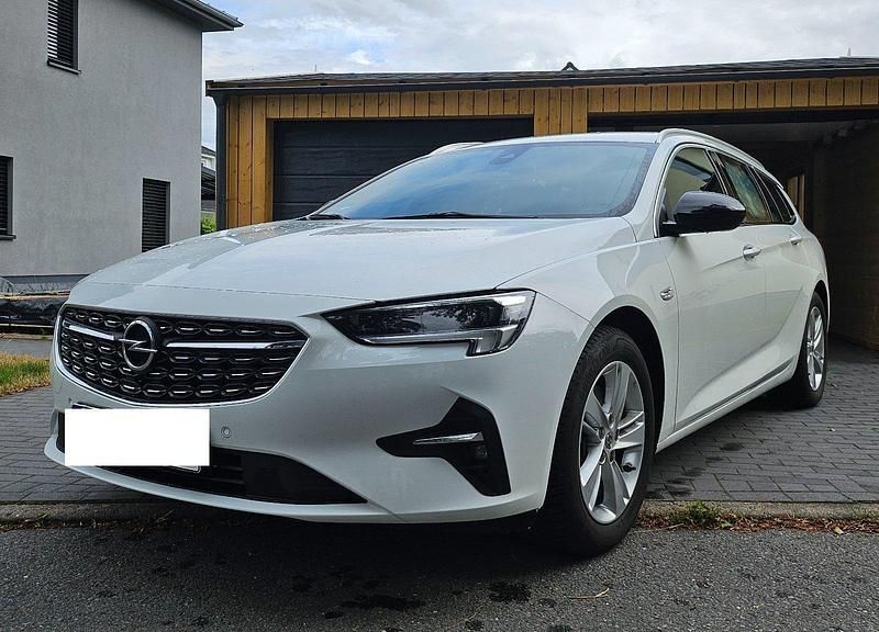 Weiß Gebraucht 2020 Opel Insignia Elegance Kombi | 15.500 € (Superpreis) - Bild 1/4