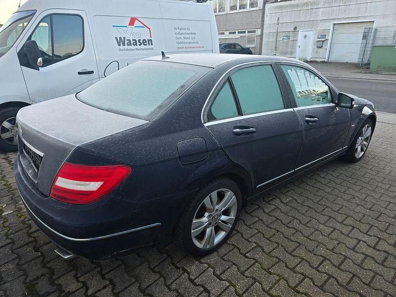 Gebraucht Mercedes C350 Elegance 306 PS (225 kW) 2011 Blau Limousine