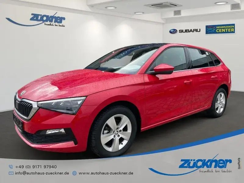 Velvet rot metallic Gebraucht 2023 Skoda Scala Kleinwagen | 22.990 € (Guter Preis) - Bild 1/4