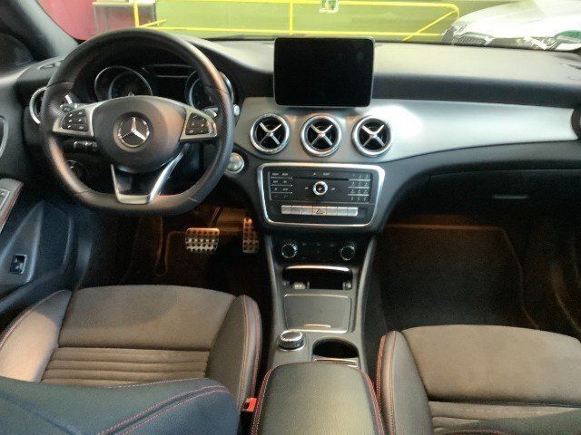 Gebraucht Mercedes CLA180 AMG line 122 PS (89 kW) 2018 Weiß metallic Coupé
