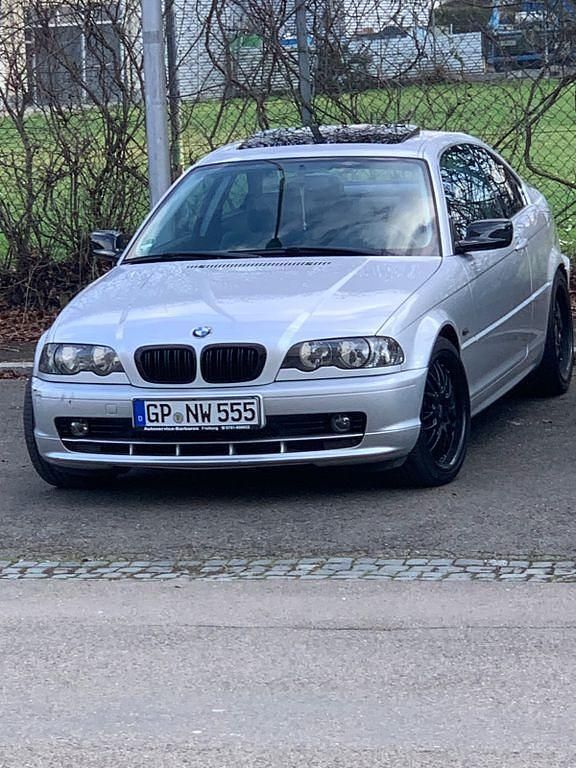Silber Gebraucht 1999 BMW 323 Coupé | 8.700 € (Etwas zu teuer) - Bild 1/4