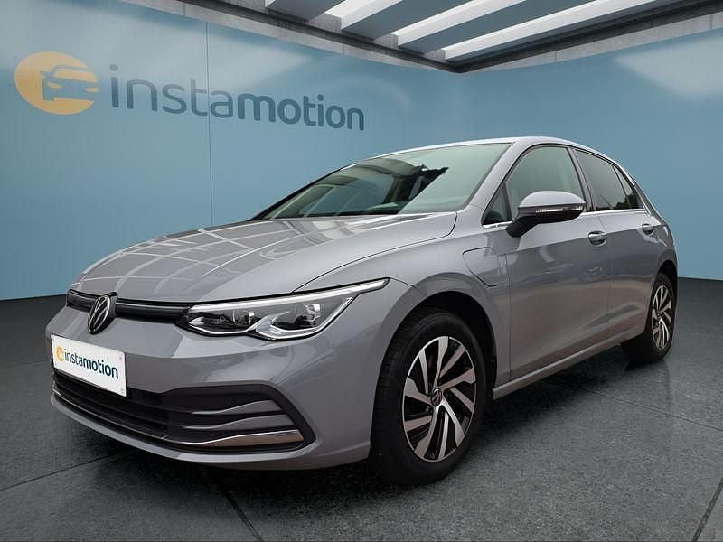Grau Gebraucht 2021 VW Golf VIII Kleinwagen | 22.049 € (Fairer Preis) - Bild 1/4