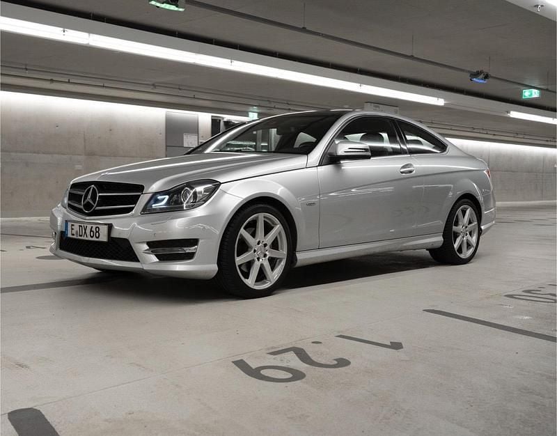 Gebraucht Mercedes C220 AMG 170 PS (125 kW) 2014 Silber Coupé