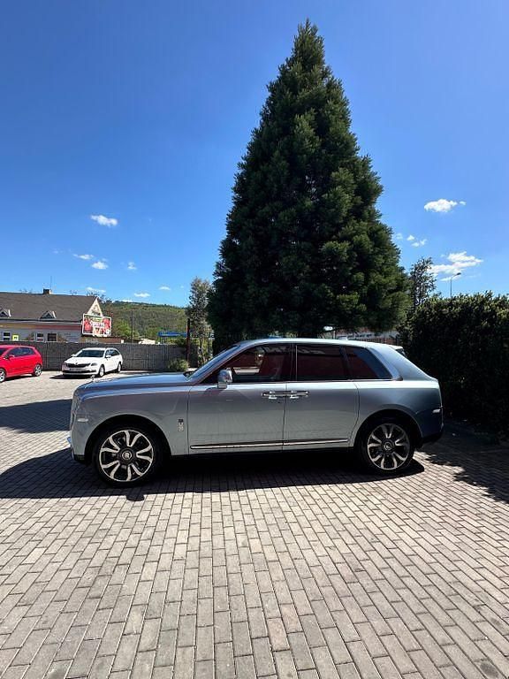 Blau Gebraucht 2023 Rolls Royce Cullinan SUV | 363.000 € (Superpreis) - Bild 1/4