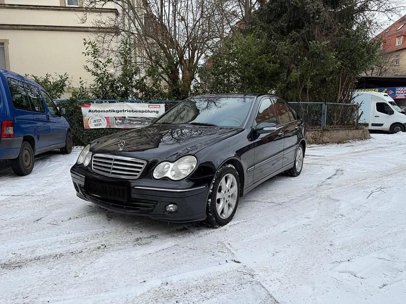 Schwarz Gebraucht 2005 Mercedes C200 Limousine | 3.500 € (Fairer Preis) - Bild 1/4