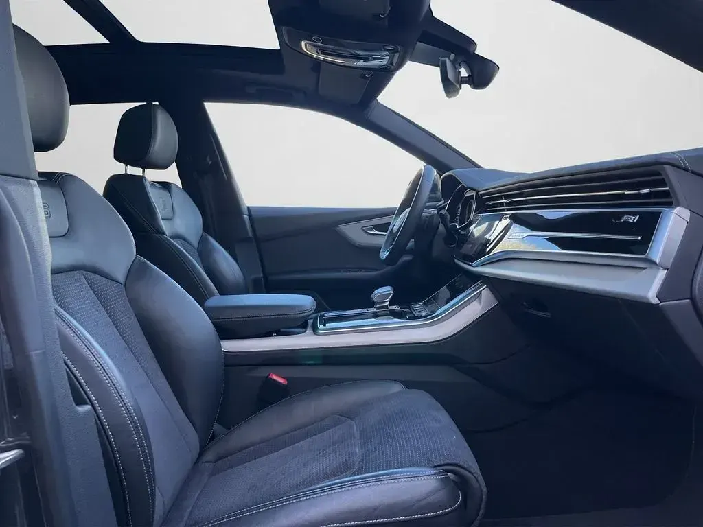 Gebraucht Audi Q8 Sport 286 PS (210 kW) 2023 Daytonagrau perleffekt (metallic) SUV