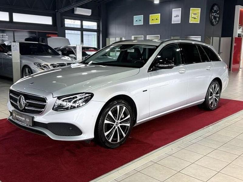Gebraucht Mercedes E300 Avantgarde 306 PS (225 kW) 2020 Iridiumsilber  metallicl Kombi