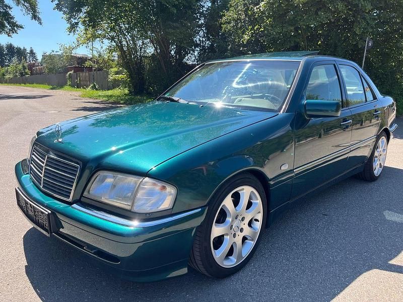 Grün Gebraucht 1997 Mercedes C240 Elegance Limousine | 6.500 € (Fairer Preis) - Bild 1/4