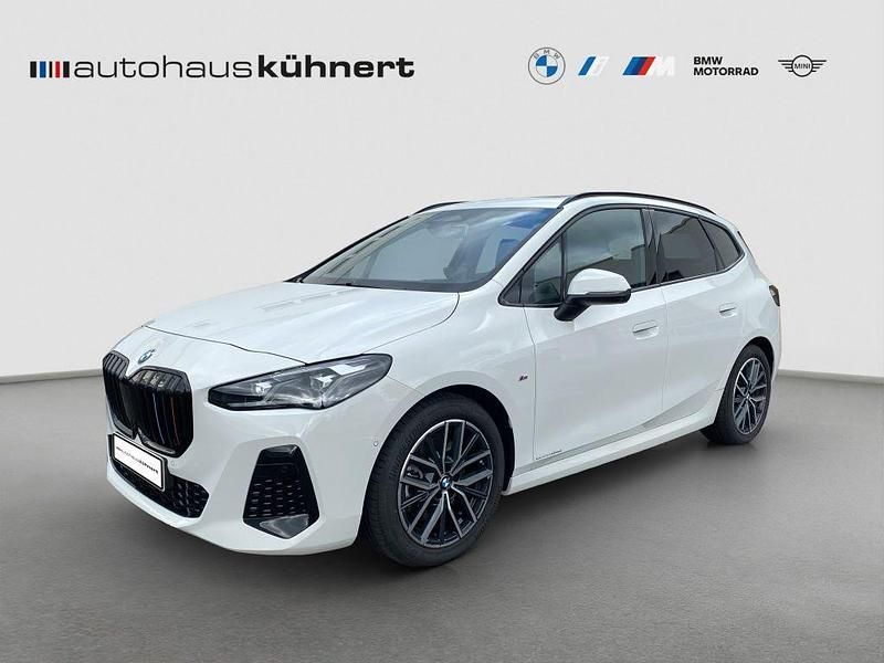 Alpinweiss iii Gebraucht 2023 BMW 223 Active Tourer M Sport Van / Kleinbus | 35.755 € (Fairer Preis) - Bild 1/4