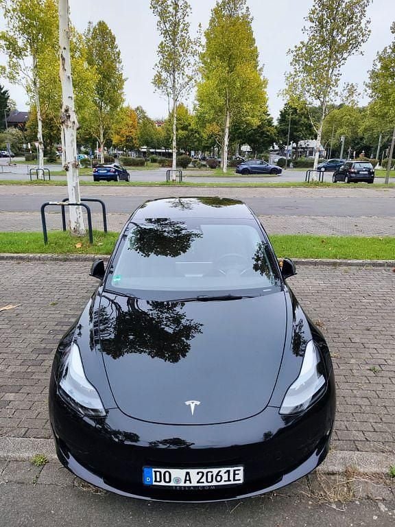Schwarz Gebraucht 2023 Tesla Model 3 Long Range RWD Limousine | 30.900 € (Fairer Preis) - Bild 1/4