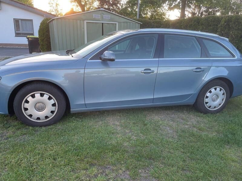Blau Gebraucht 2010 Audi A4 Ambiente Kombi | 4.800 € (Superpreis) - Bild 1/4