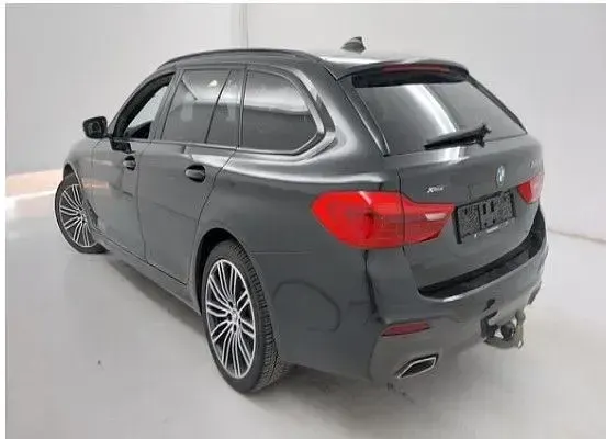 Gebraucht BMW 520 Shadowline 190 PS (139 kW) 2019 Saphirschwarz Kombi
