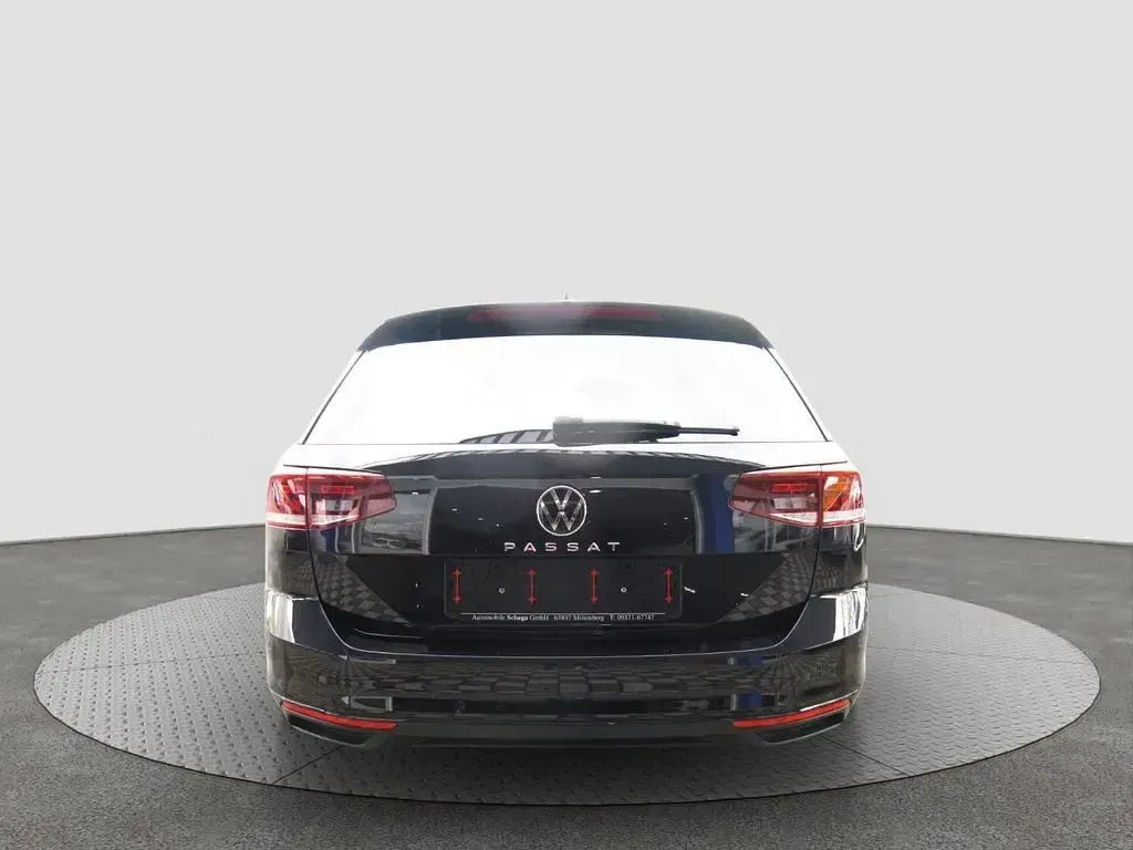 Używany VW Passat 150 KM (110 kW) 2021 Czarny Kombi