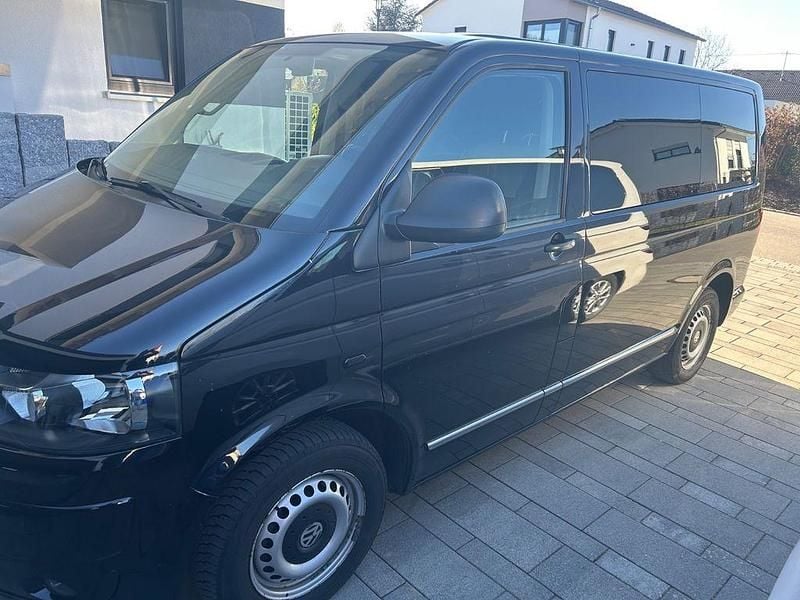 Second-hand VW T5 140 CP (102 kW) 2012 Negru Van