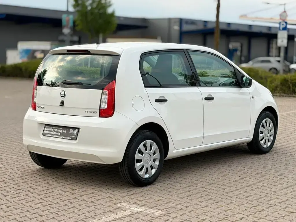 Gebraucht Skoda Citigo Active 60 PS (44 kW) 2018 Weiß Kleinwagen