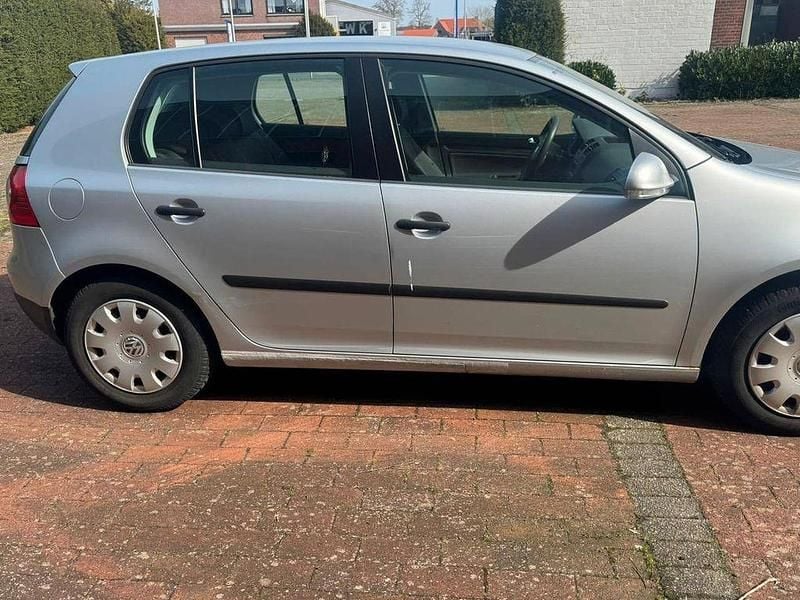 Gebraucht VW Golf V Trendline 102 PS (75 kW) 2004 Grau Kleinwagen