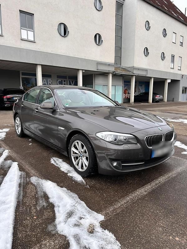 Gebraucht BMW 525 204 PS (150 kW) 2010 Braun Limousine