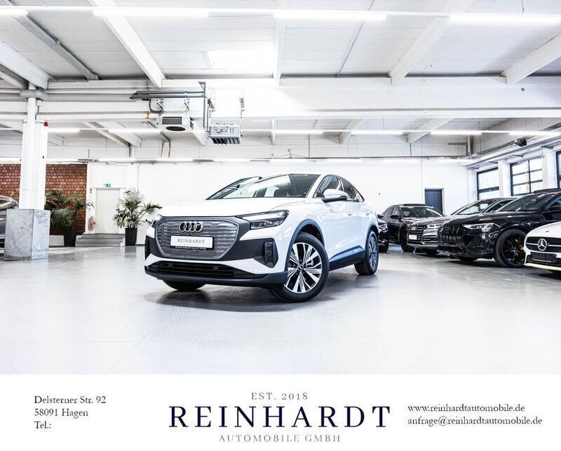 Gletscherweiß metallic Neu 2024 Audi Q4 Sportback e-tron Comfort SUV | 44.710 € - Bild 1/3