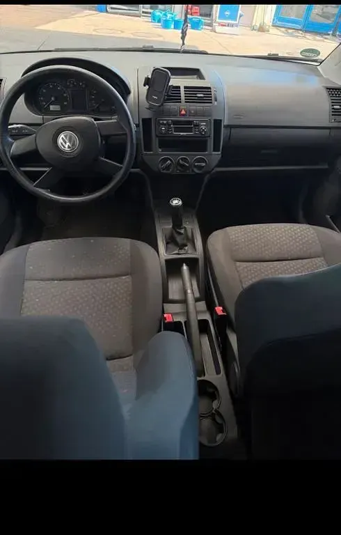 Gebraucht VW Polo Basis 75 PS (55 kW) 2005 Schwarz Limousine