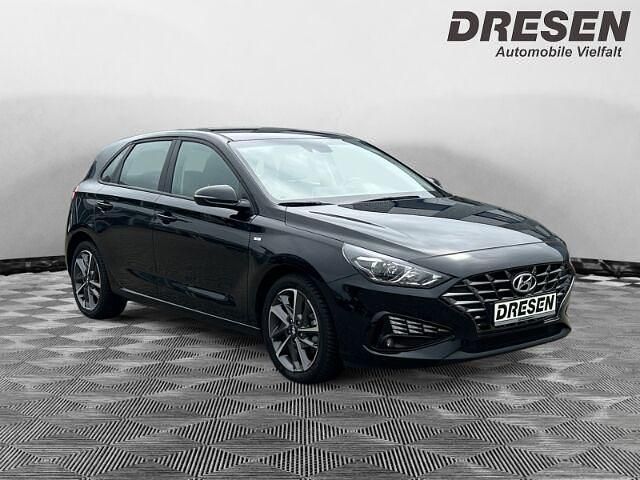 Gebraucht Hyundai i30 Trend 120 PS (88 kW) 2022 Schwarz Limousine