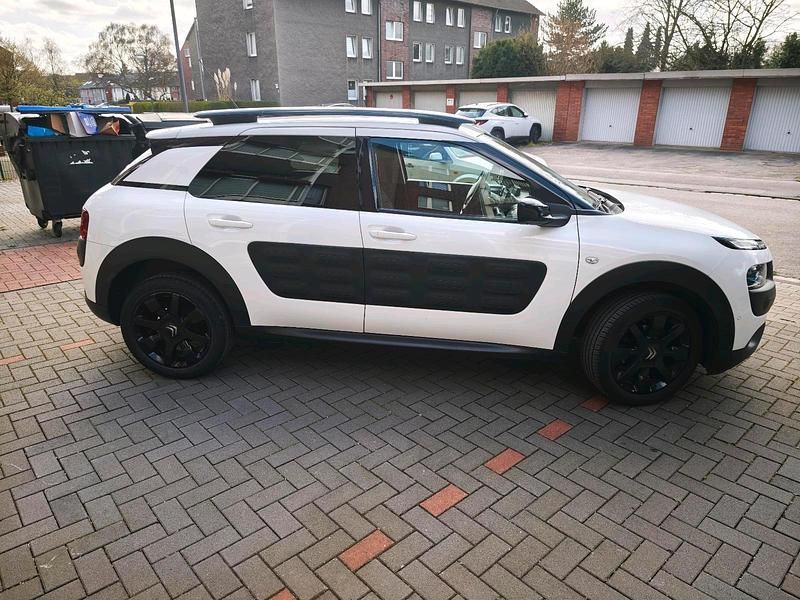 Gebraucht Citroën C4 82 PS (60 kW) 2016 Weiß Limousine