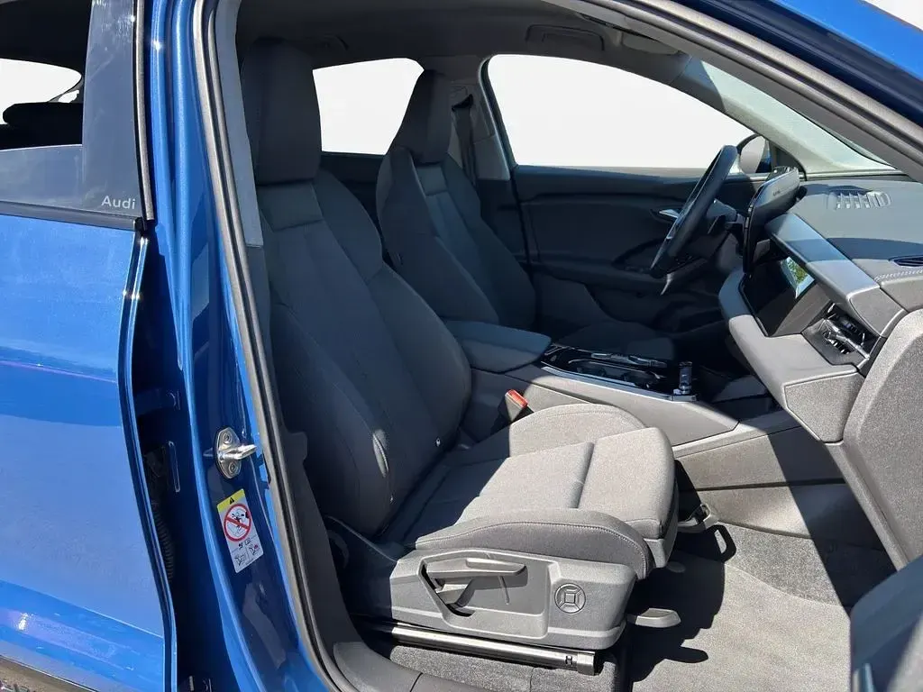 Gebraucht Audi Q6 Sportback e-tron Ambiente 185 kW (252 PS) 2025 Ascariblau metallic SUV