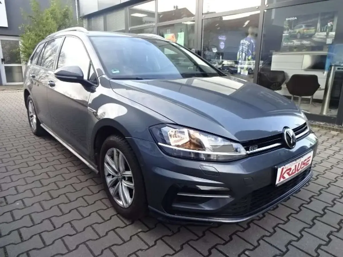 Gebraucht VW Golf VII Comfortline 150 PS (110 kW) 2020 Indiumgrau metallic Kombi