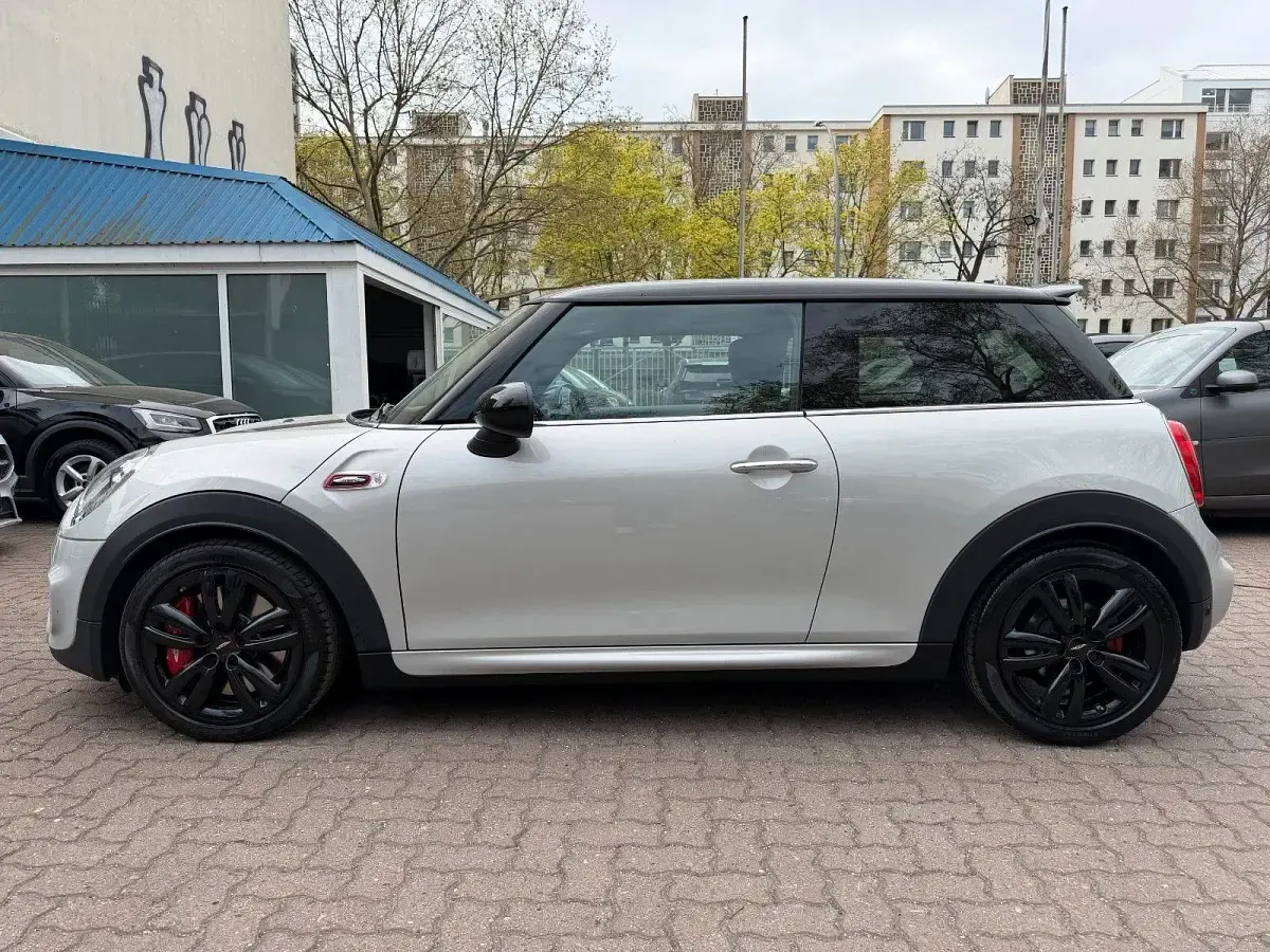Używany Mini John Cooper Works 231 KM (169 kW) 2015 Srebrny Hatchback
