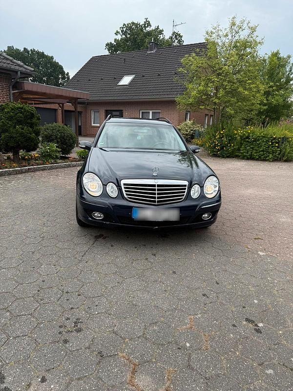 Gebraucht Mercedes E220 Classic 150 PS (110 kW) 2004 Blau Kombi