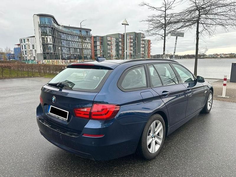 Gebraucht BMW 525 Shadowline 218 PS (160 kW) 2011 Blau Kombi