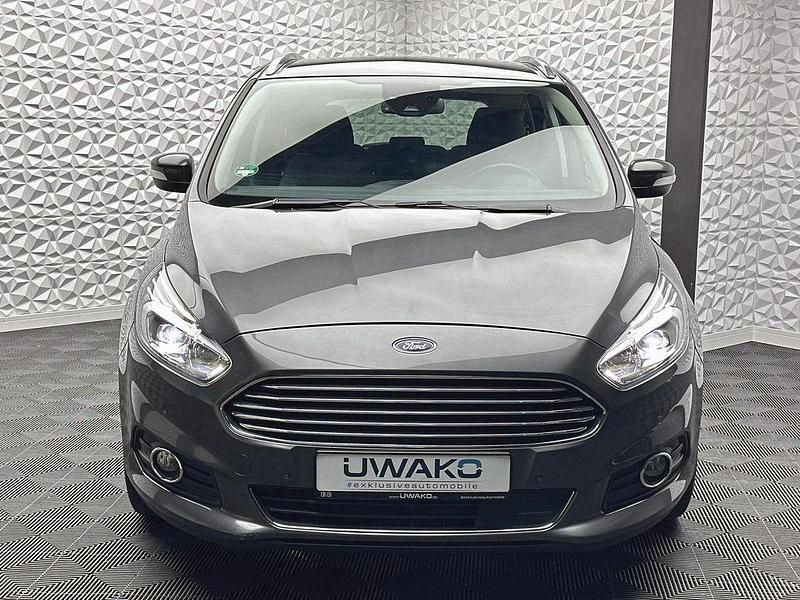 Gebraucht Ford S-MAX Titanium 165 PS (121 kW) 2019 Magneticgrau (metallic) Van / Kleinbus