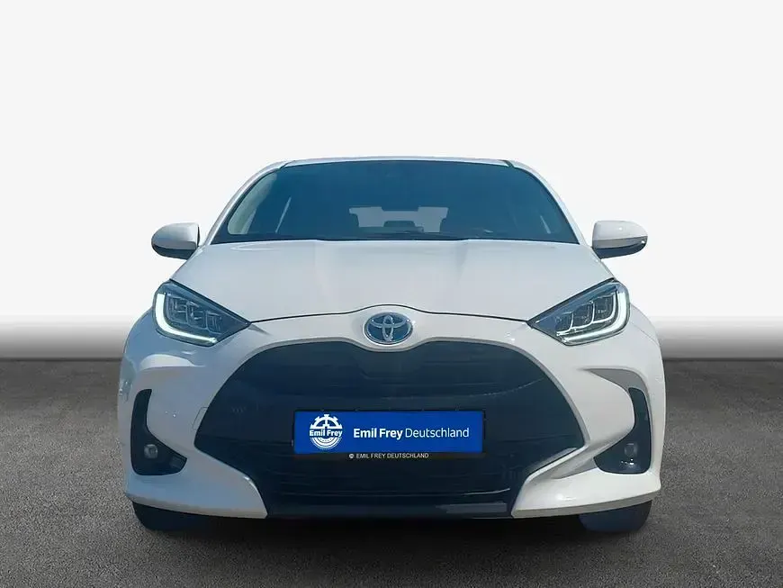 Gebraucht Toyota Yaris Basis 116 PS (85 kW) 2022 Schneeweiß Kleinwagen