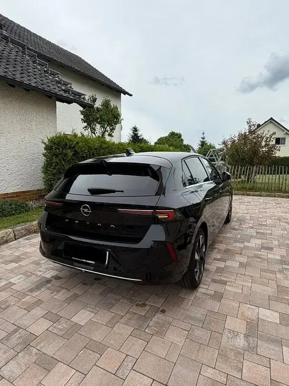 Gebraucht Opel Astra Elegance 131 PS (96 kW) 2022 Schwarz Kleinwagen