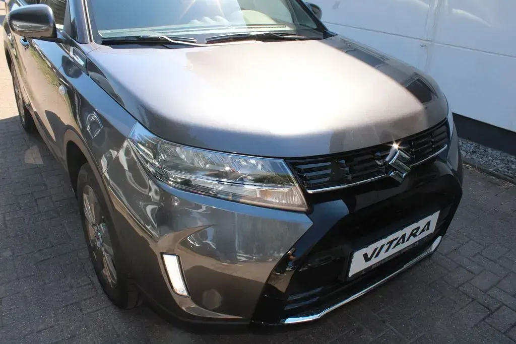 Neu Suzuki Vitara Comfort 109 PS (80 kW) 2026 Grau SUV
