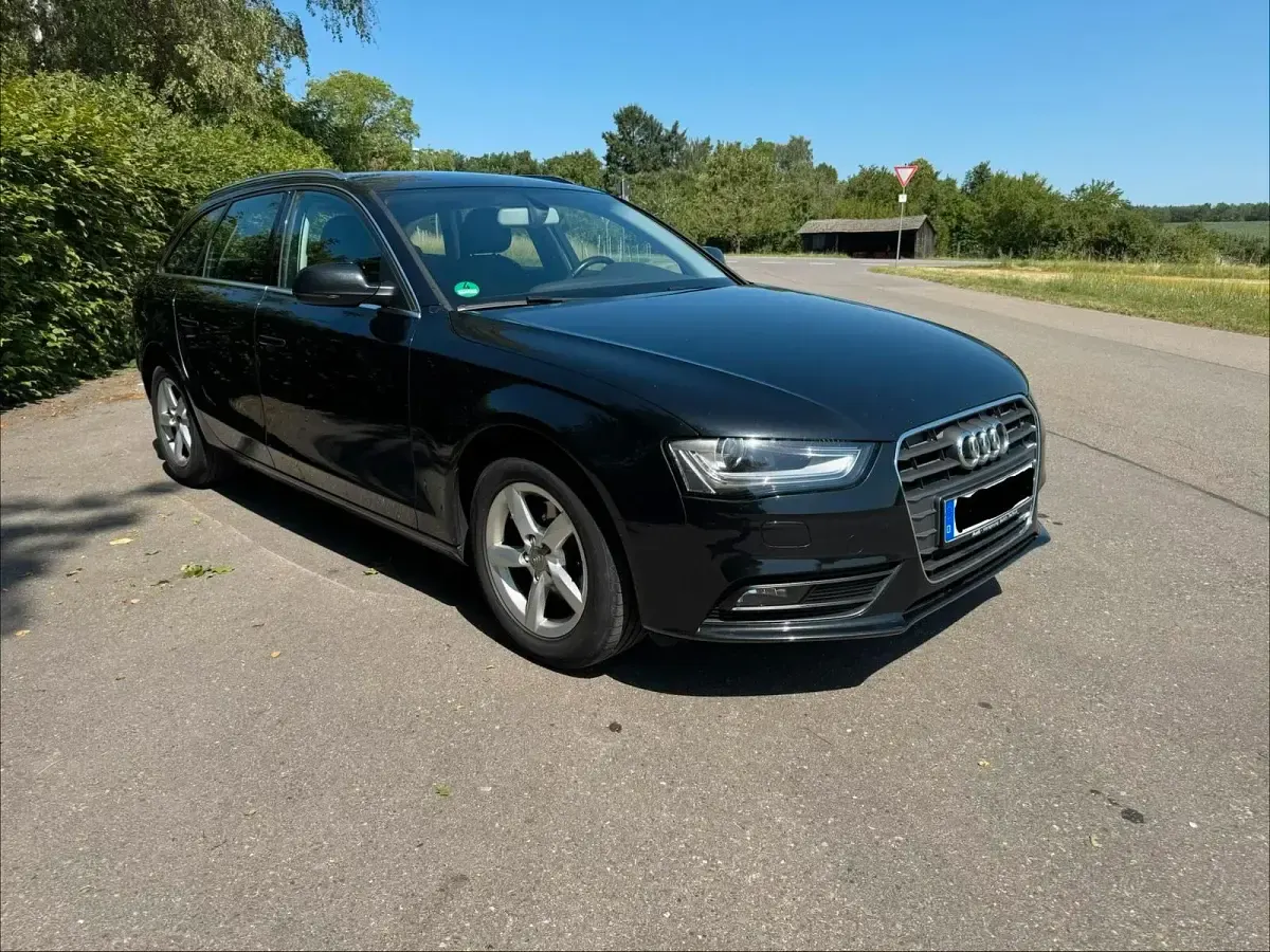 Gebraucht Audi A4 143 PS (105 kW) 2012 Schwarz Kombi