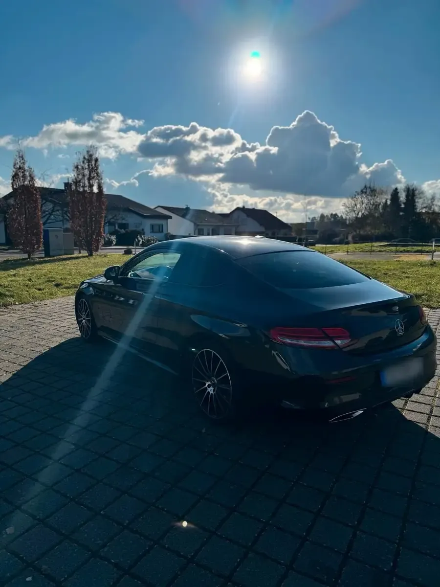 Gebraucht Mercedes C300 272 PS (200 kW) 2021 Grau Coupé