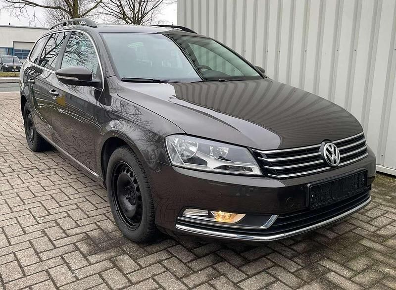 Gebraucht VW Passat Comfortline 122 PS (89 kW) 2012 Braun Kombi