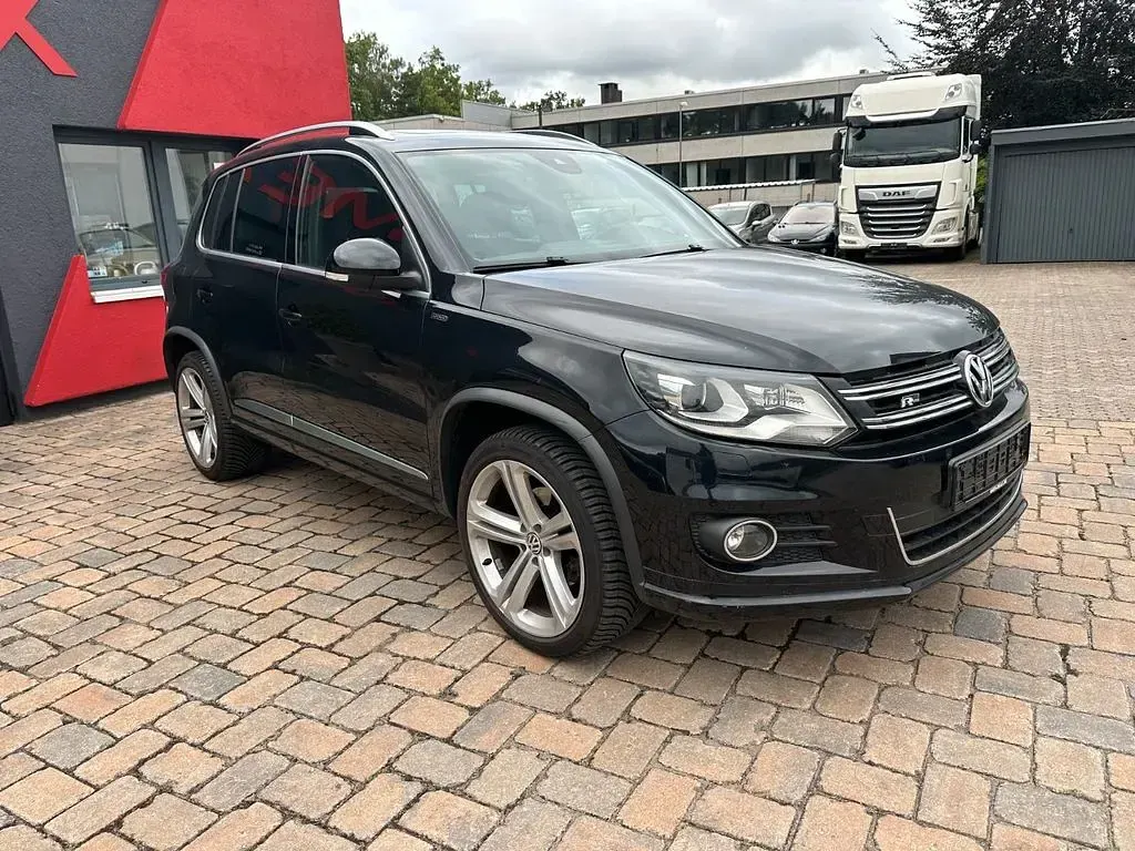 Gebraucht VW Tiguan LOUNGE 184 PS (135 kW) 2015 Schwarz SUV
