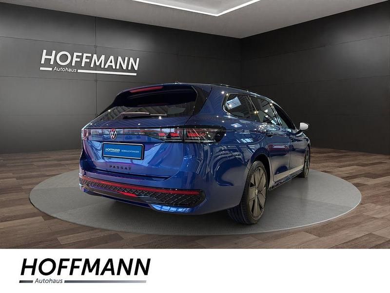 Gebraucht VW Passat R-line 193 PS (141 kW) 2025 Blau Kombi