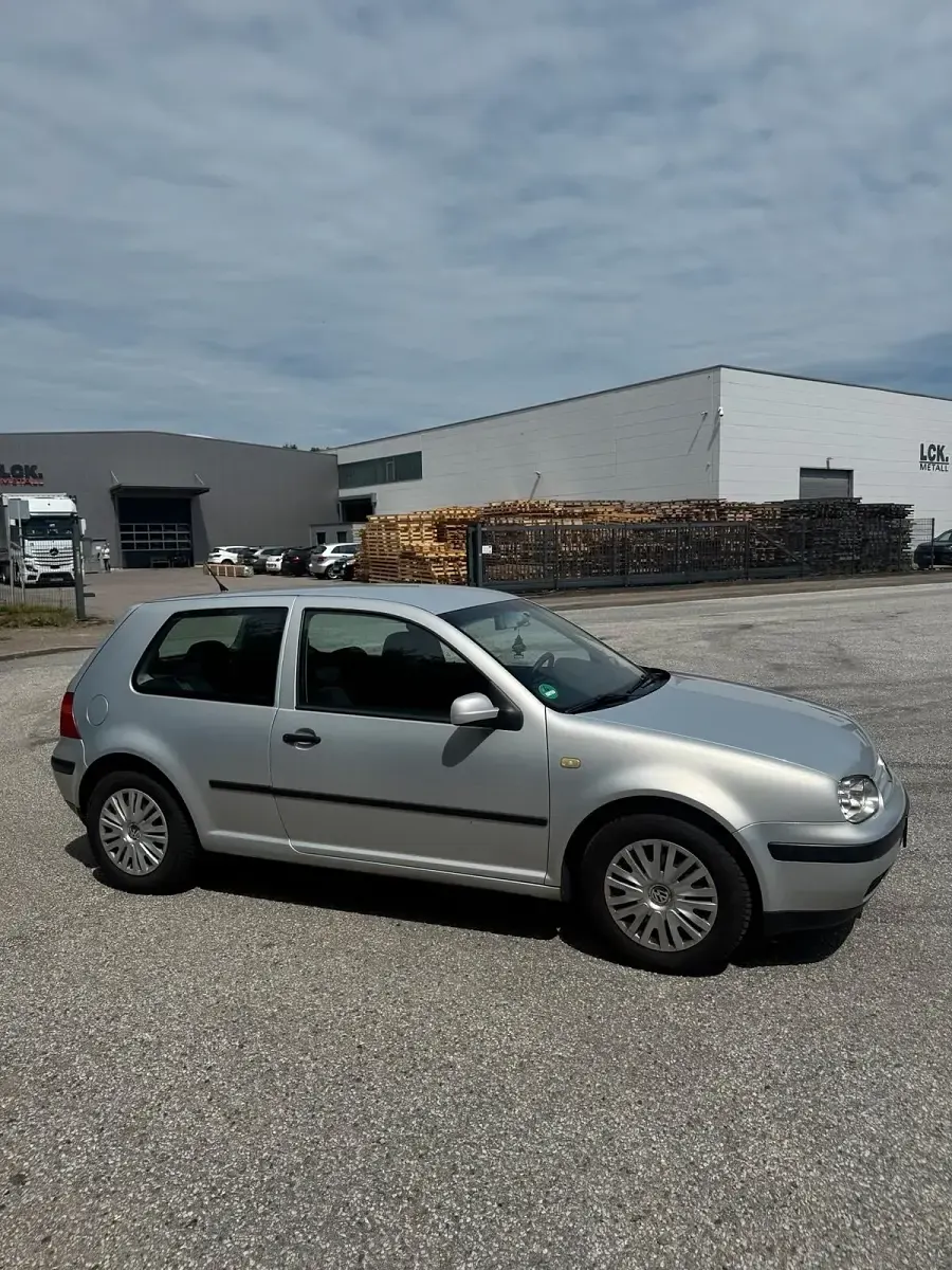 Gebraucht VW Golf 75 PS (55 kW) 1999 Silber Coupé